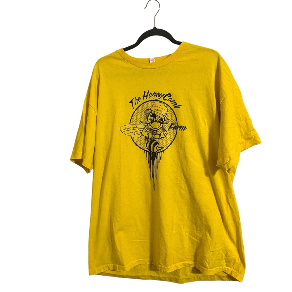 The Honey Comb Farm Yellow Bee Graphic T-Shirt 2XL